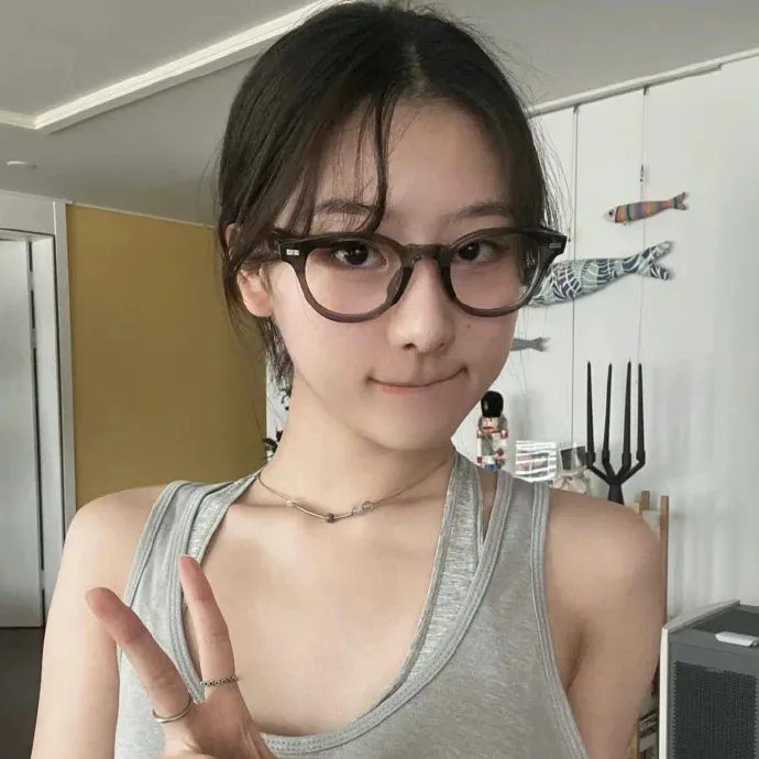 女孩海报